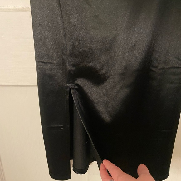 Liz & Sara black satin short fitted dress NWT - Picture 3 of 3